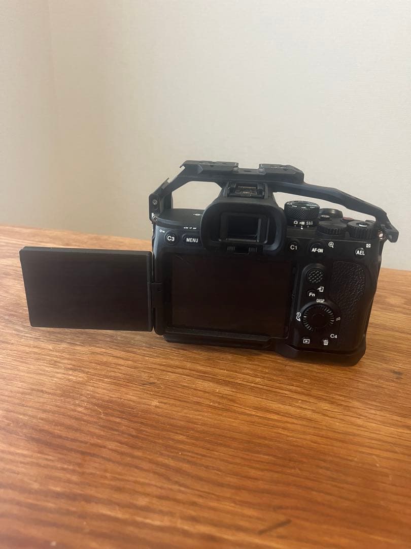 【美品】SONY α7R IV＋バッテリー2つ＋CUBE2チャージャー