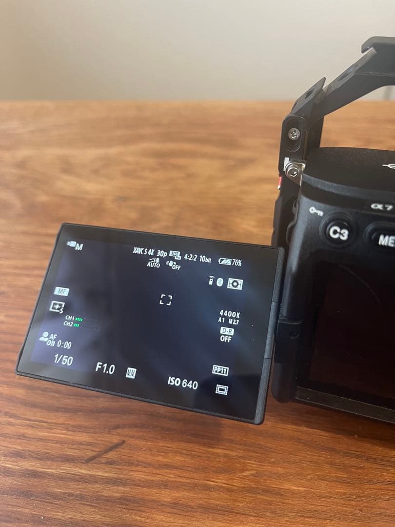 【美品】SONY α7R IV＋バッテリー2つ＋CUBE2チャージャー