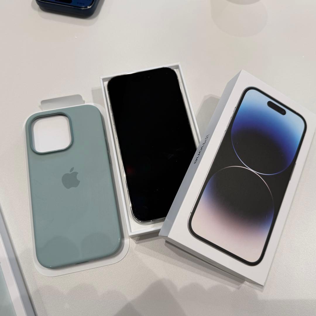 ス*ん様 【画面不良】iPhone14 Pro 256GB シルバー ケース付