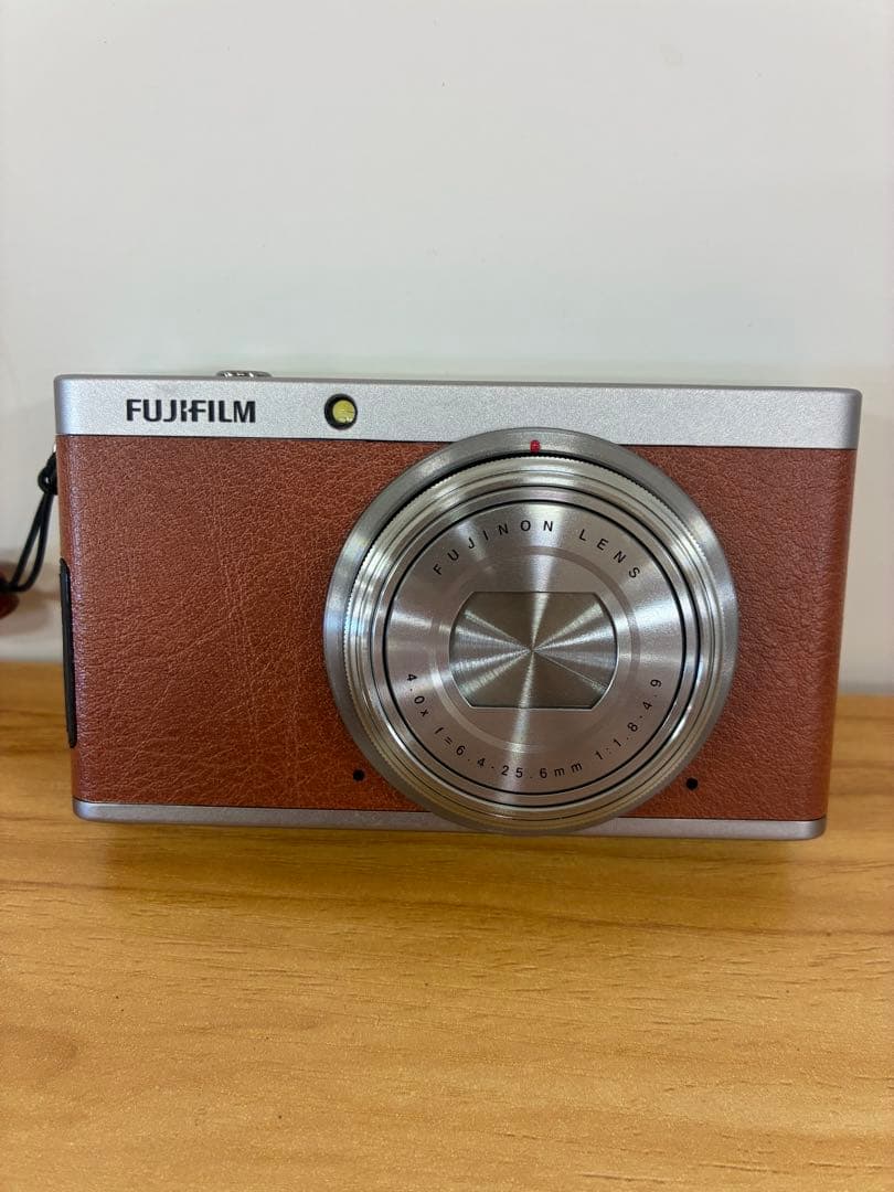 FUJIFILM X-F1 デジタルカメラ ブラウン バッテリー・充電器付き
