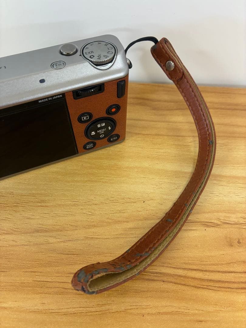 FUJIFILM X-F1 デジタルカメラ ブラウン バッテリー・充電器付き