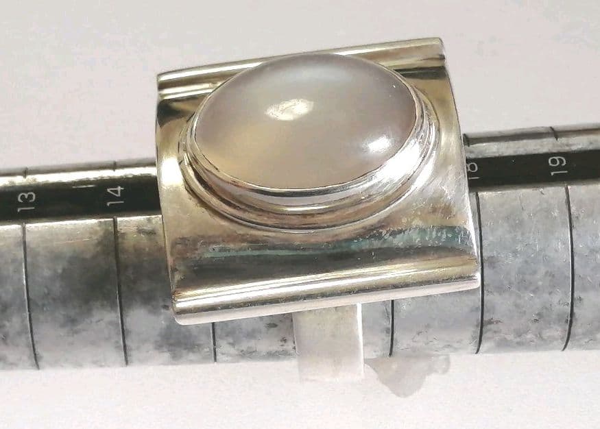 シルバー  ハンドメイド  ムーンストーン リング