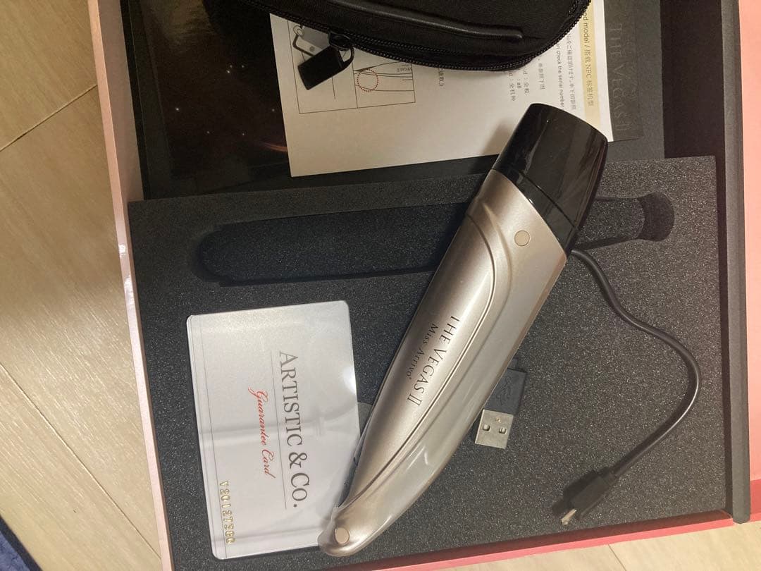 ARTISTIC & CO. 美顔器