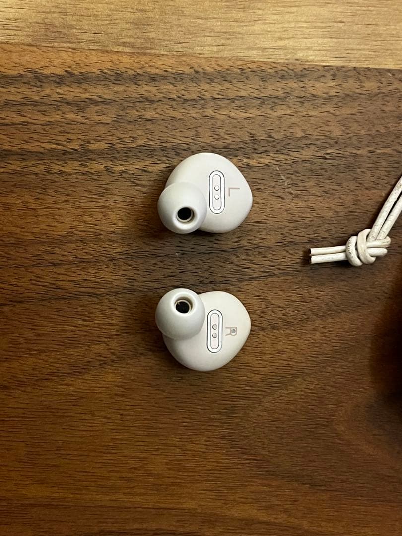 Bang & Olufsen Beoplay E8ワイヤレスイヤホン ホワイト