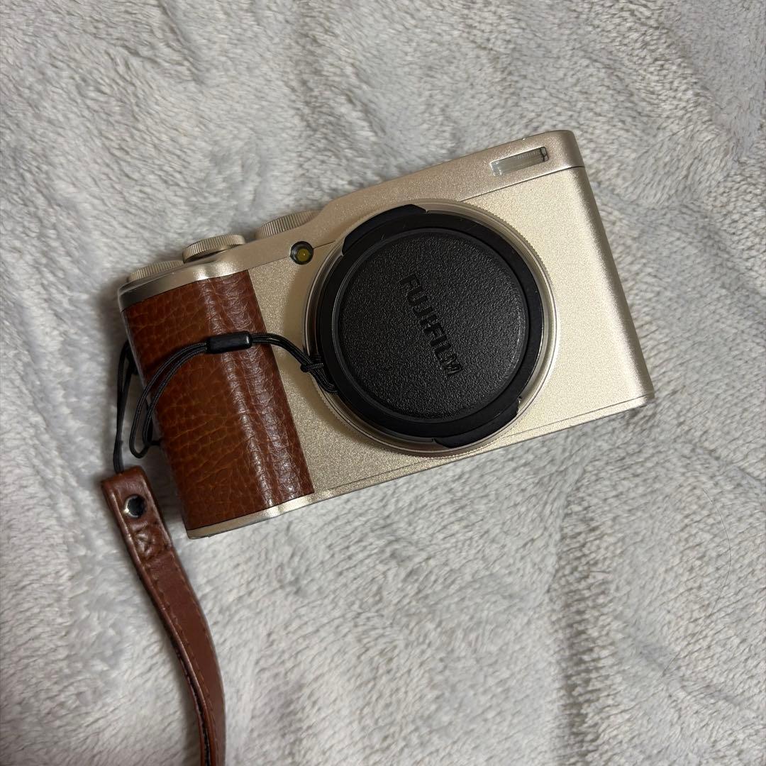 FUJIFILM XF10 本体　　シャンパンゴールド