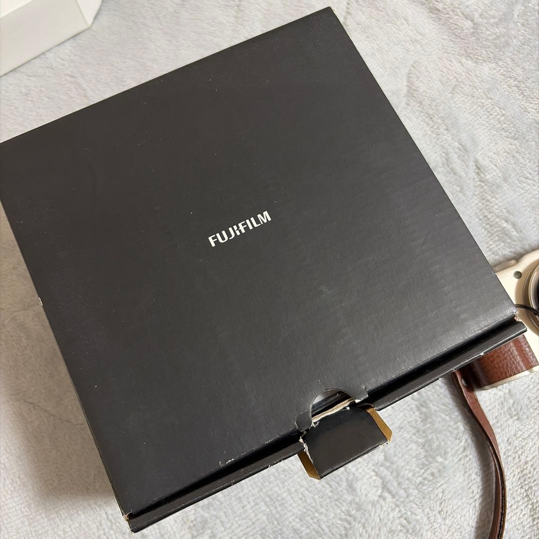 FUJIFILM XF10 本体　　シャンパンゴールド