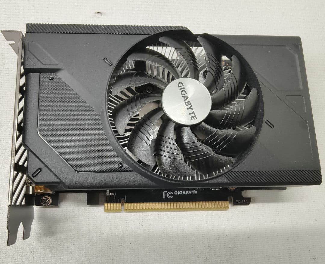 GIGABYTE NVIDIA GEFORCE RTX4060 8GB グラボ