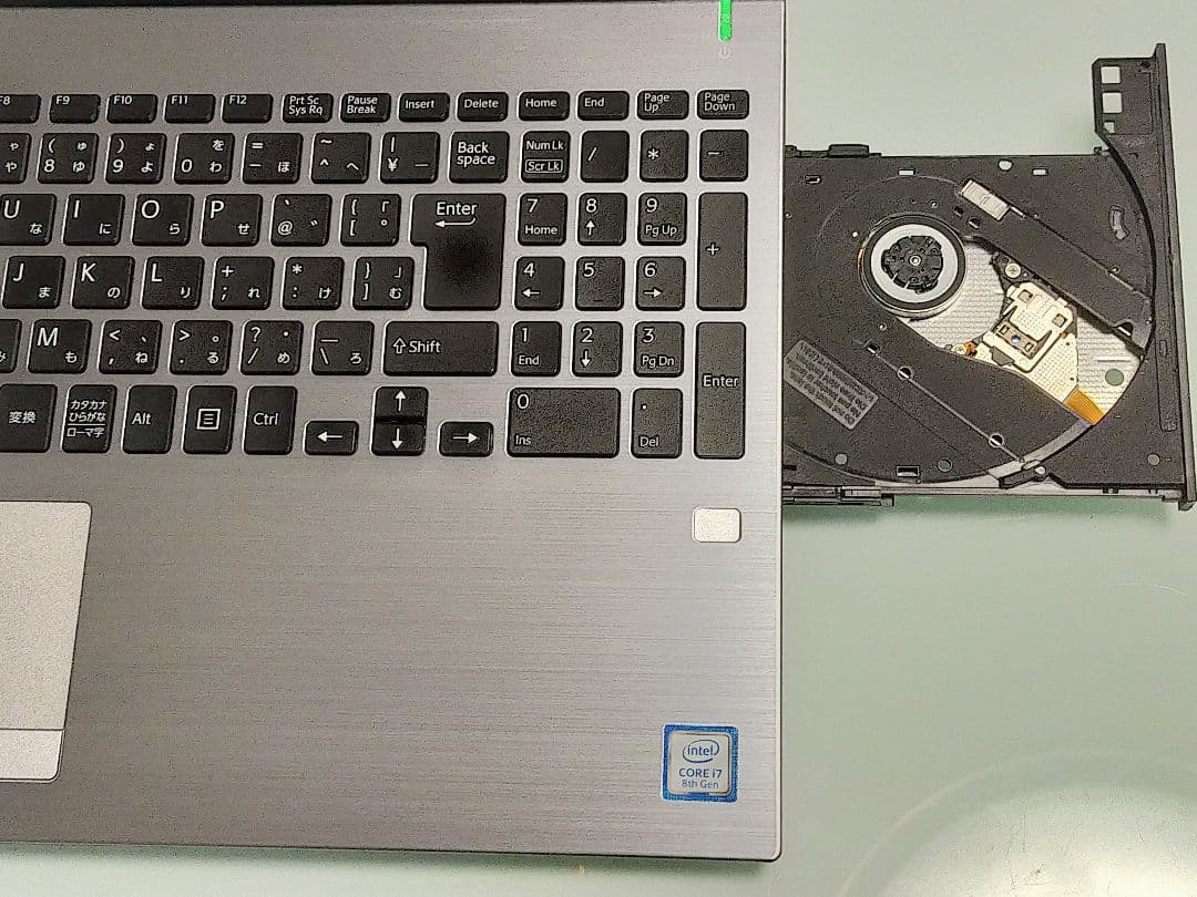 オシャレな中古VAIO Pro PH15.5インチ第8世代i7デスクノート