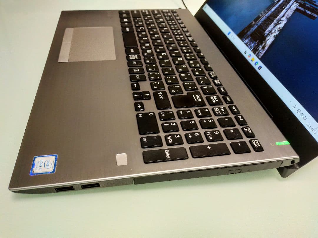オシャレな中古VAIO Pro PH15.5インチ第8世代i7デスクノート