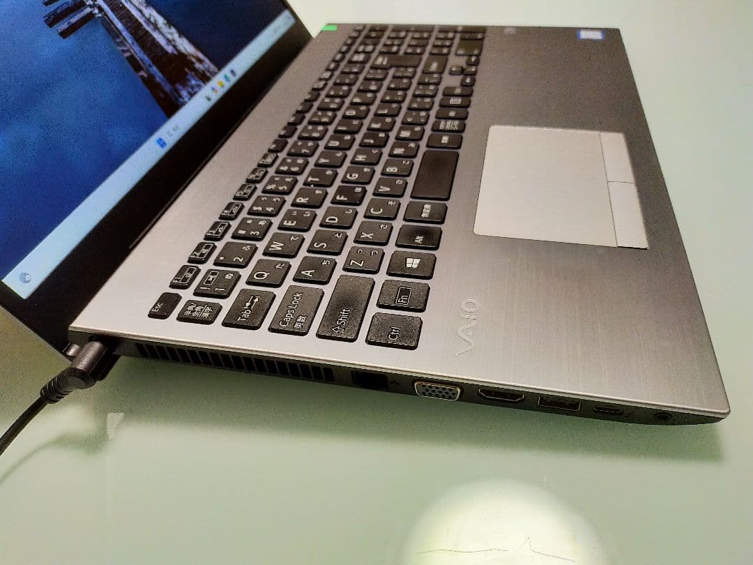 オシャレな中古VAIO Pro PH15.5インチ第8世代i7デスクノート