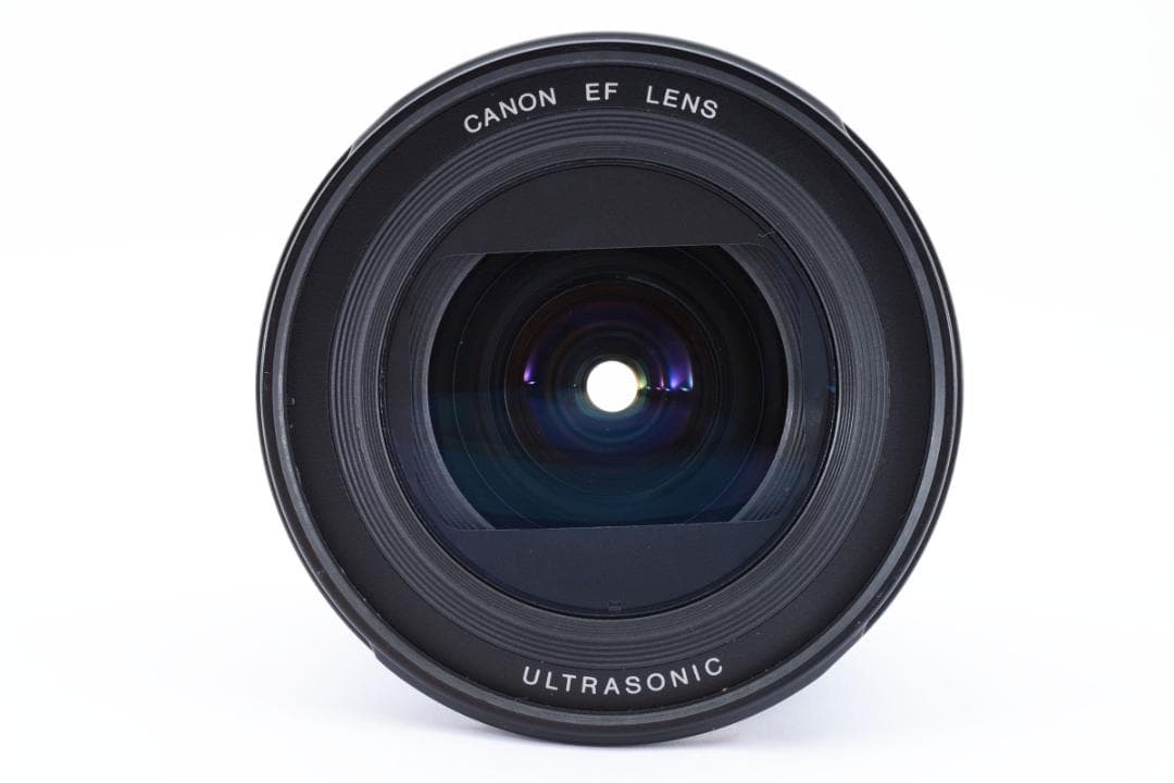 Canon EF 20-35mm F/3.5-4.5 USM 超広角レンズ