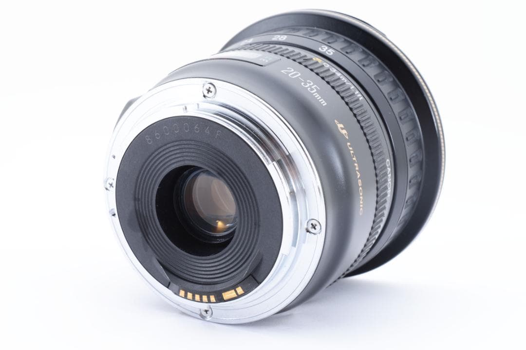 Canon EF 20-35mm F/3.5-4.5 USM 超広角レンズ