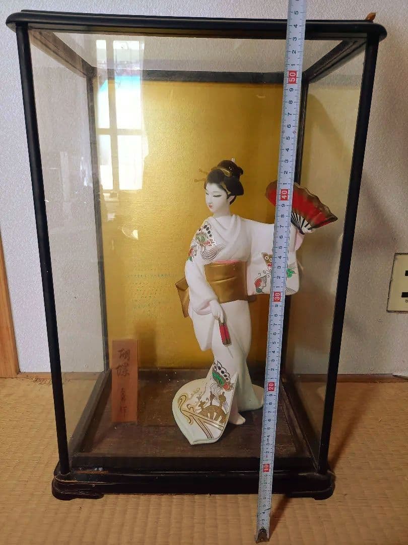博多人形　作・末九郎　陶器製　着物女性人形 ガラスケース付き 高さ57cm　美人