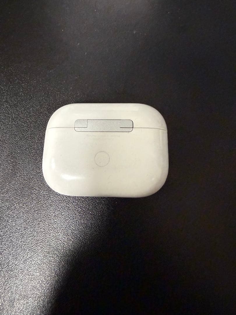 m*e様 Air Pods Pro 第2世代 右イヤホンとケース A2698 A
