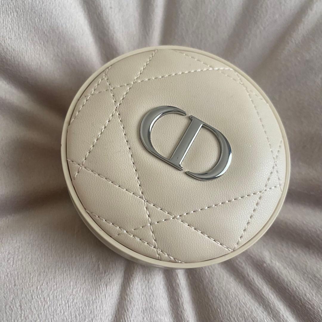 Dior ディオールスキン　フォーエバークッションパウダー