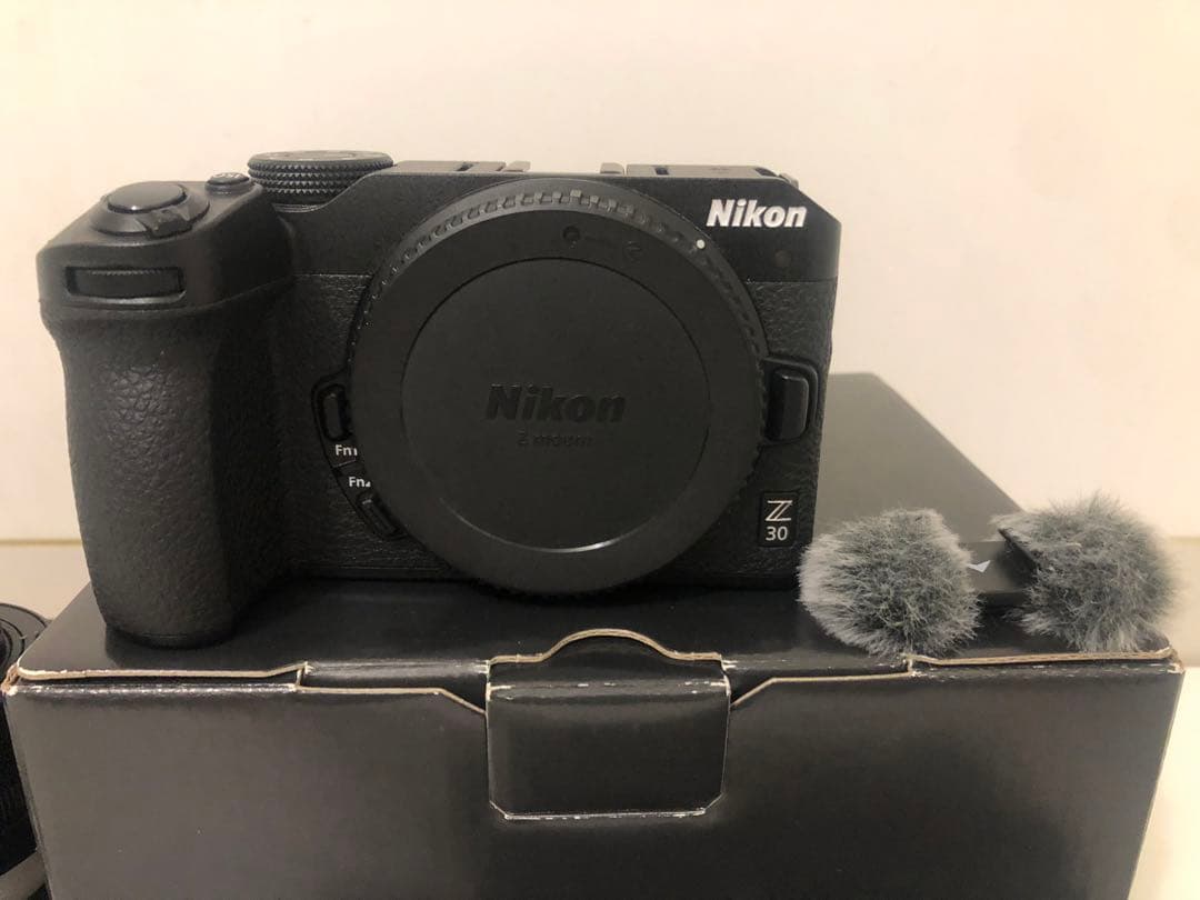 Nikon Z 30 DX16-50kitとトライポッドグリップ3070リモコン