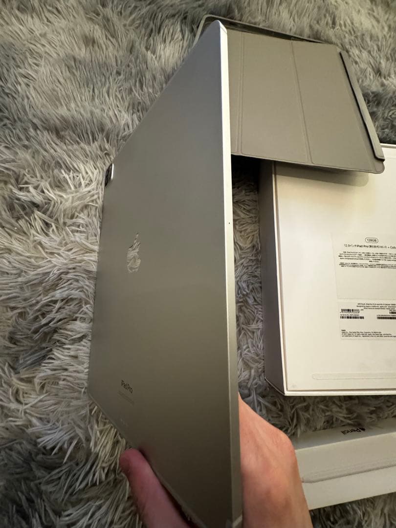 iPad Pro 12.9インチ 第6世代 128GB WiFi セルラー