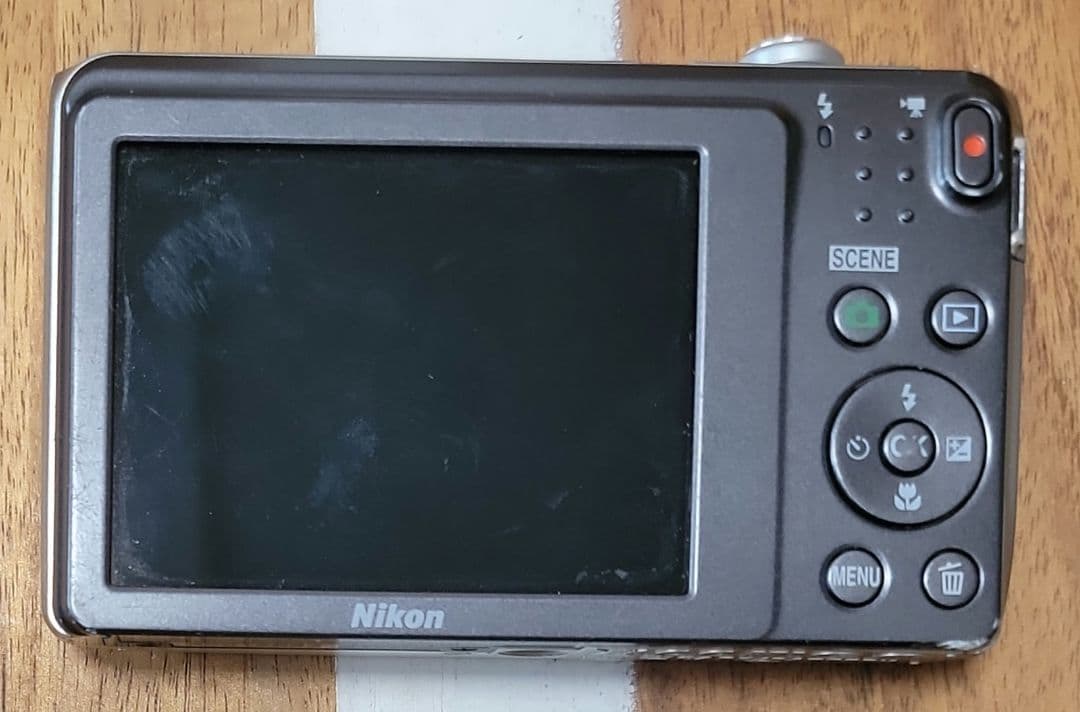 Nikon COOLPIX S3700 コンパクトデジタルカメラ