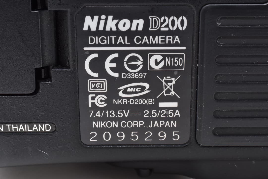 ★ショット数: 2675回・美品★ Nikon D200 ボディ #1279