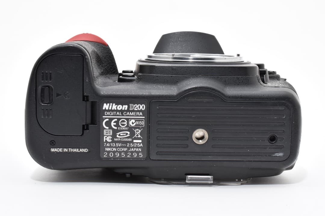 ★ショット数: 2675回・美品★ Nikon D200 ボディ #1279