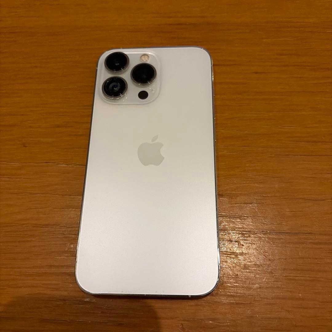 iPhone 13 Pro シルバー