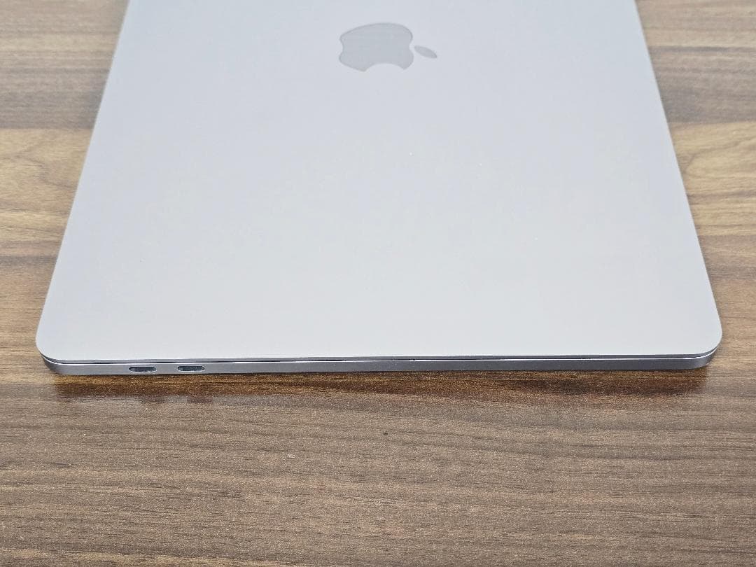 充電101 MacBook Pro 2020 13インチ i5 256G D4