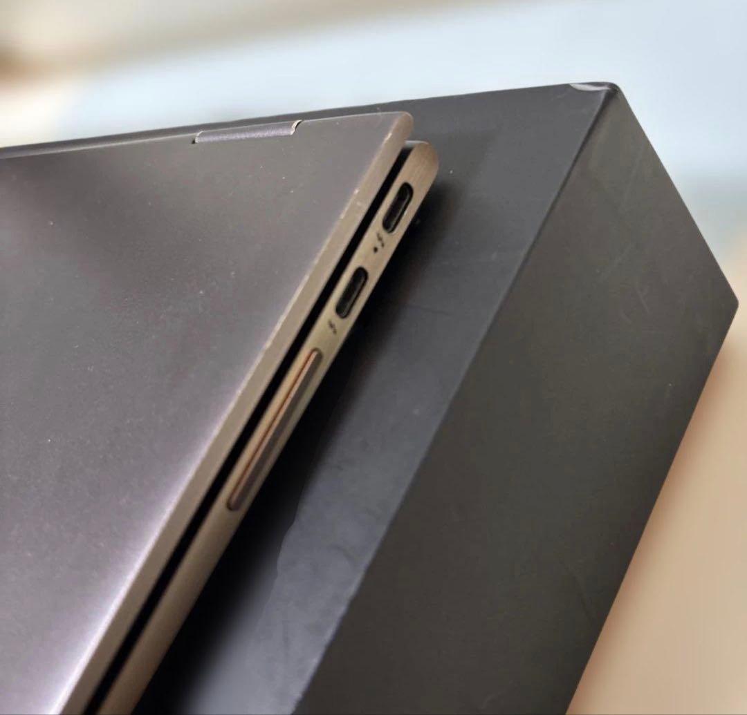 HP Spectre 360 13.3インチ Corei7 16GB 1TB