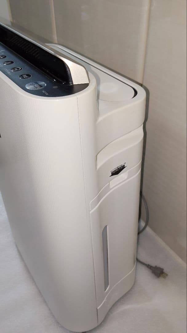 SHARP シャープ　加湿空気清浄機 KC-F70-W 空気清浄機 加湿器