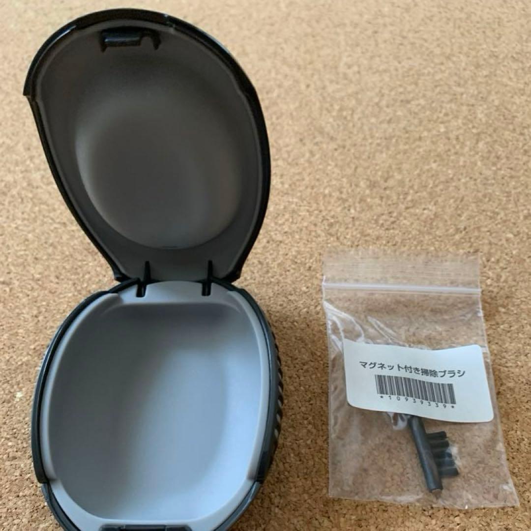 シグニア補聴器付属品：ワイヤレス充電器２、収納ケース、ブラシ、乾燥カップのセット