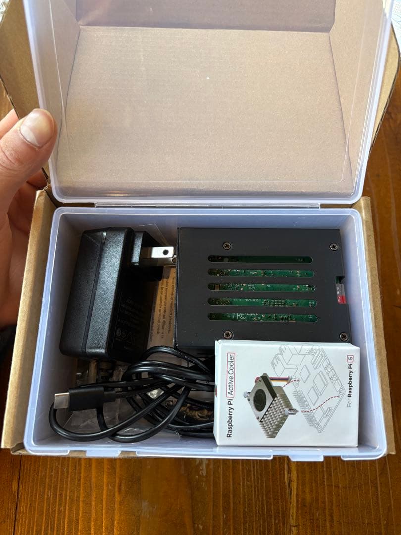 【美品】Raspberry Pi 5スターターキット & 512GB SSD
