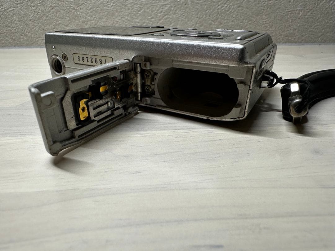 【完動品】PENTAX Optio S50 コンパクトデジタルカメラ　シルバー