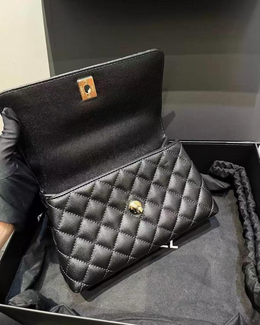 ✨CHANEL✨ ブラック ハンドバッグ