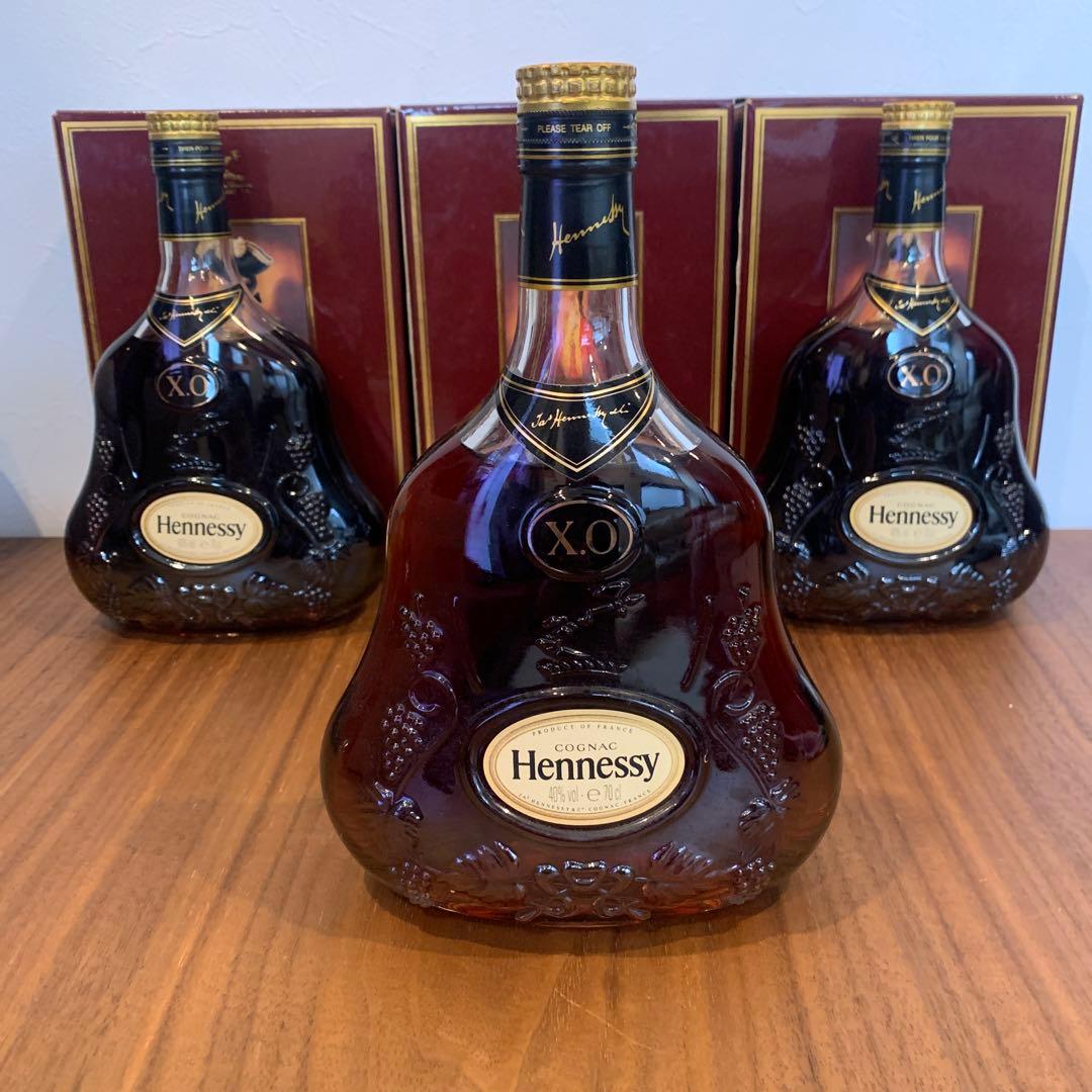 Hennessy XO 3本セット オリジナルボックス付き金キャップ
