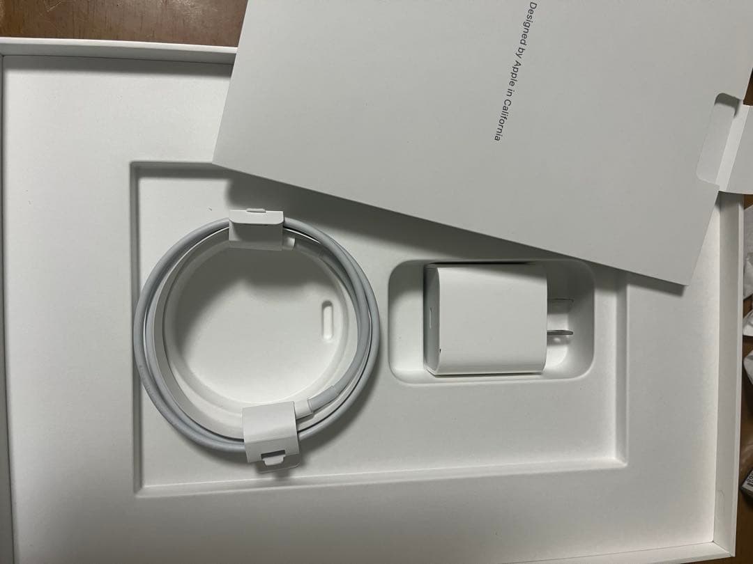 iPad スペースグレー 本体　第9世代　64G カバー ガラスフィルム付き