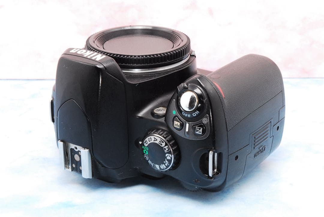 Nikon D40★初心者セット★カメラバッグ付★軽量＆小型★一眼レフカメラ