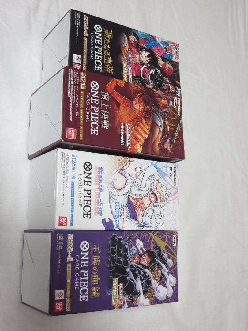 【未開封テープ付】ワンピースカード　4BOXまとめ売り　新時代の主役他