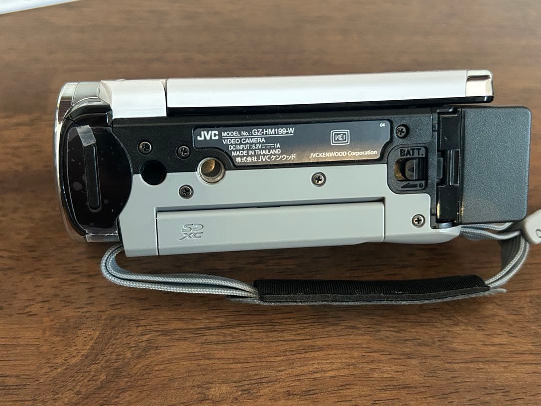 【美品】JVC Everio GZ-HM199-W ホワイト★SDカード2枚