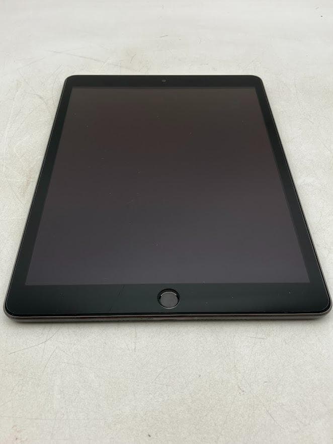 Apple iPad 第9世代　モデルMK2K3J/A　バージョン　18.6.2