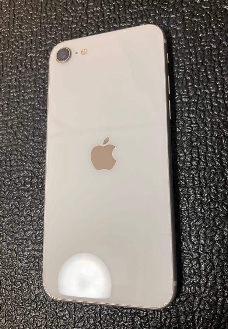 Apple iPhone SE (第3世代) スターライト 64GB BT82%