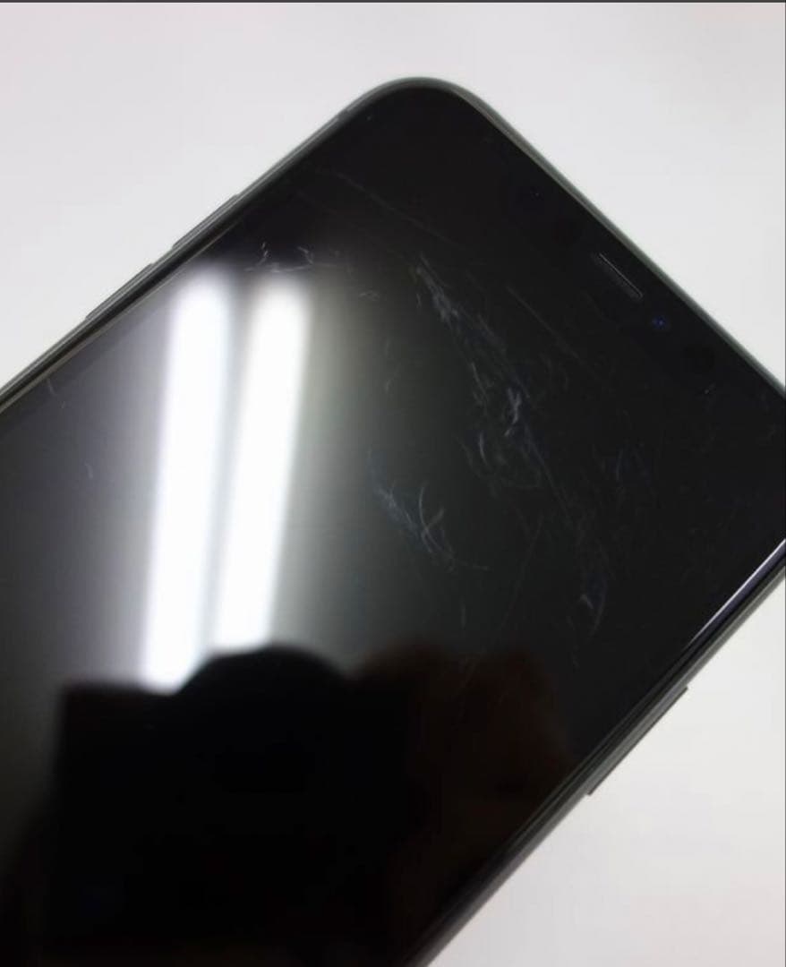 iPhone Apple11 SIMフリー 64GB BT100 %