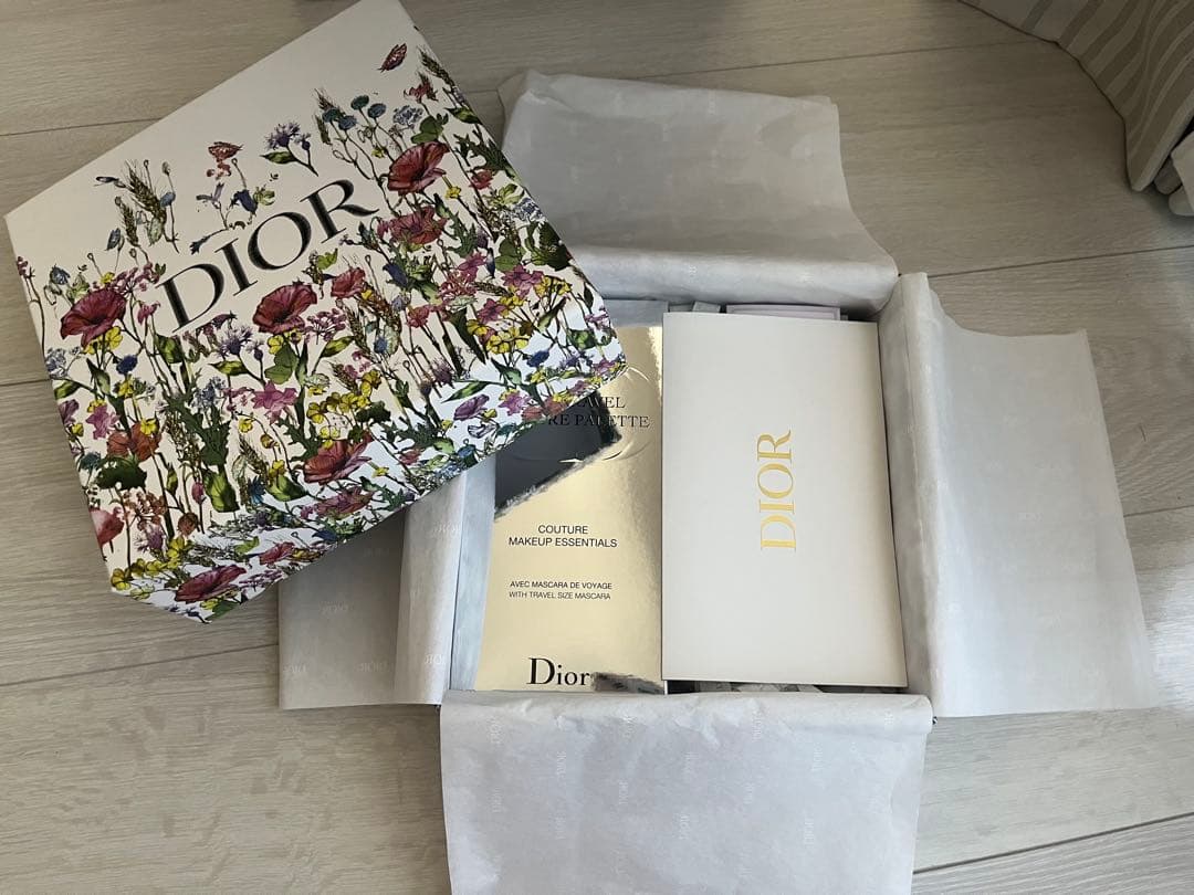 Dior travel collection メイクアップセット花柄ボックス