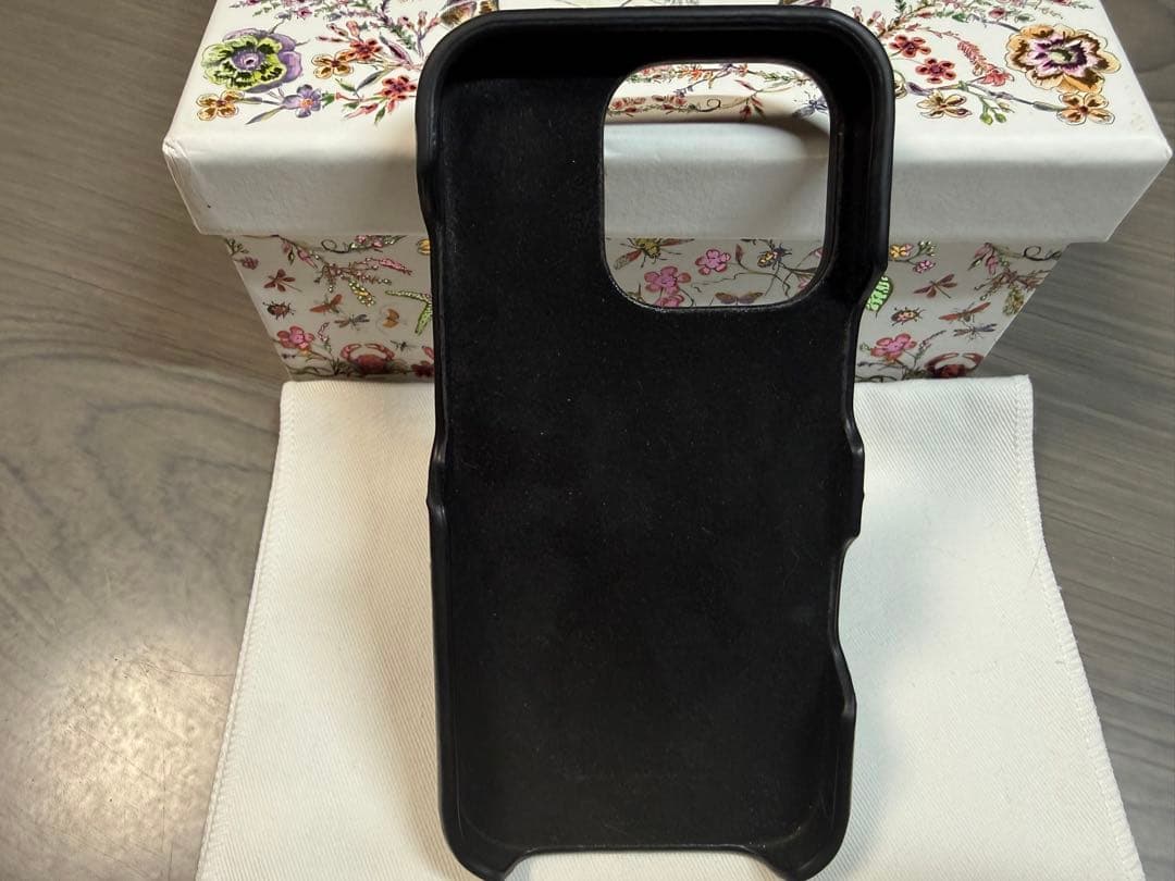 本日限り！ディオール　Lady Dior iPhone 16 Pro ケース