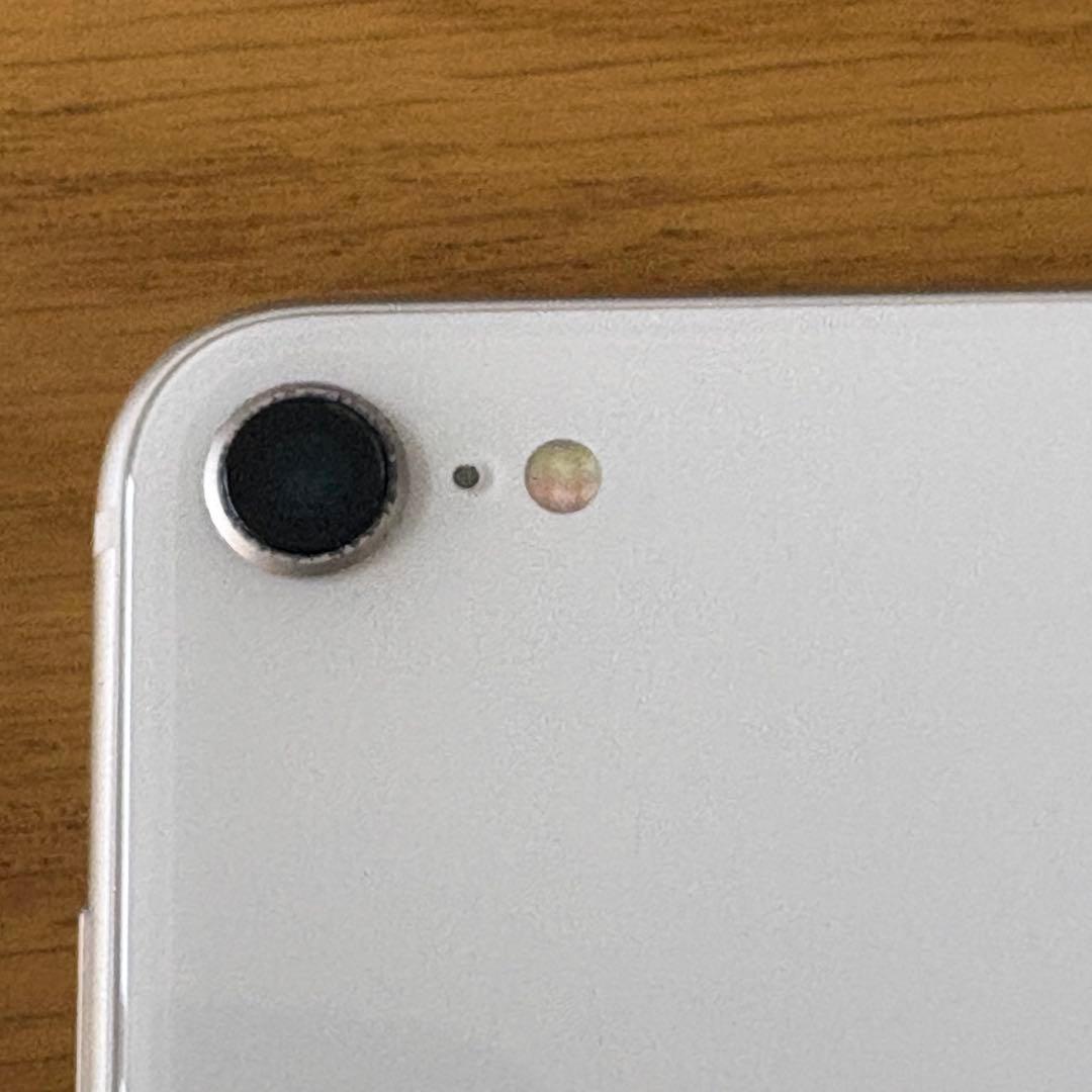 Apple iPhone SE (第3世代) スターライト 64GB ホワイト
