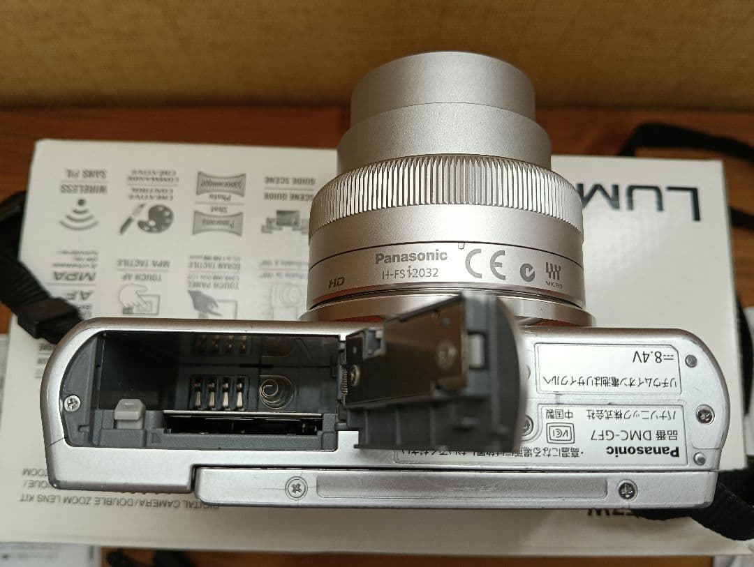 Panasonic LUMIX DMC-GF7W デジタル一眼レフ