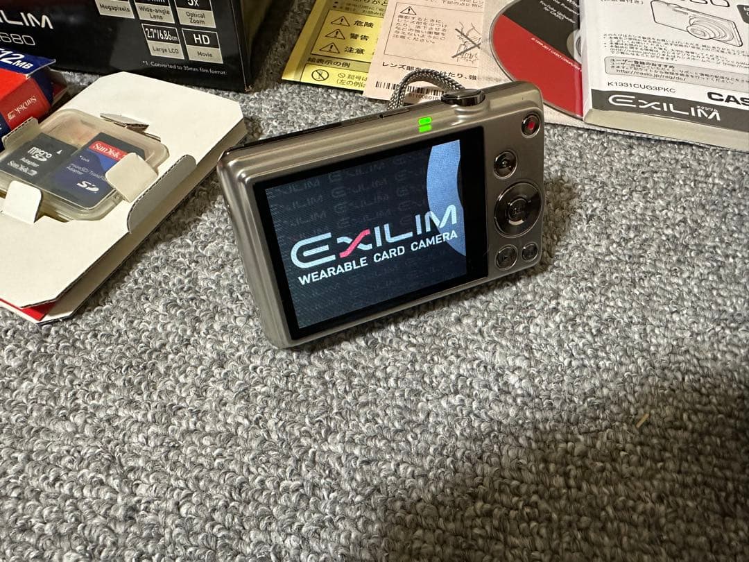 【美品】CASIO EXILIM EX-Z680 シルバー　SDカードセット