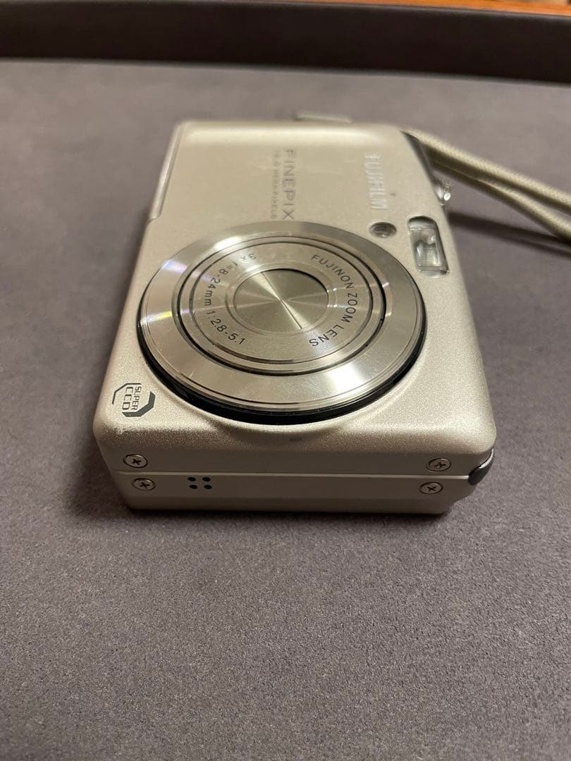 Fujifilm FinePix 12.0【本体のみのため格安出品　美品】
