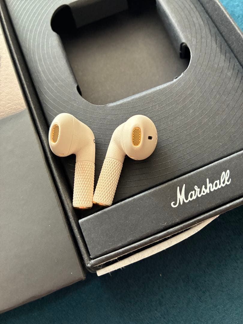 【hyさま専用】Marshall ワイヤレスイヤホン ベージュ(箱無し)