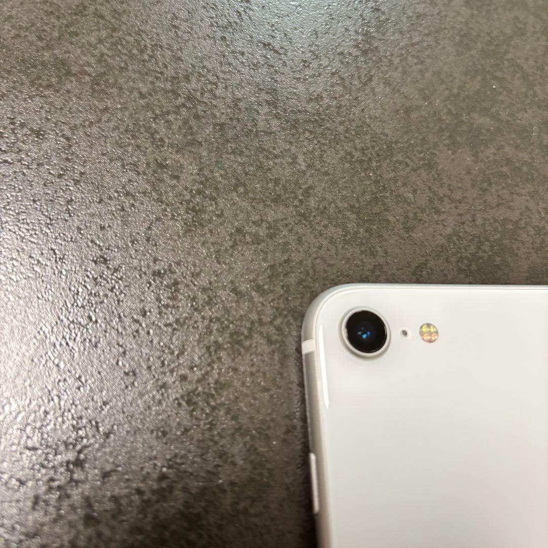 プ*リ様 Apple iPhone SE 第２世代　128GB ホワイト