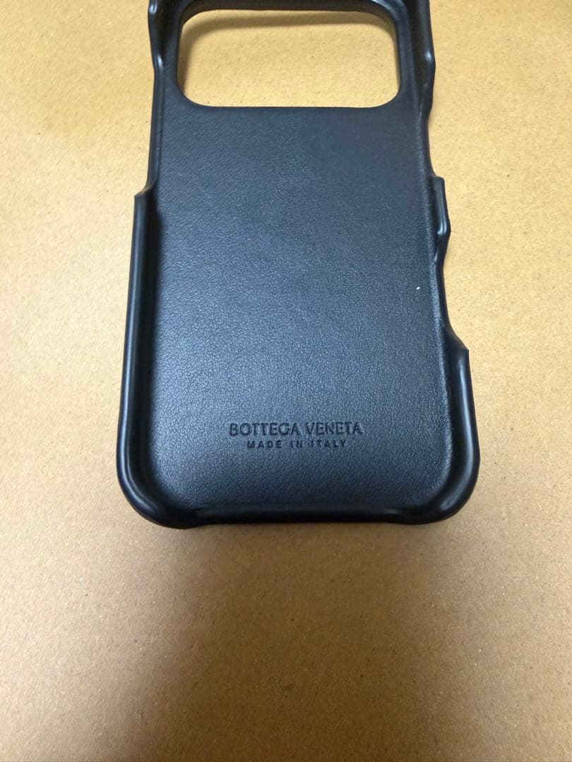 ボッテガべネタ　iPhone17 proケース