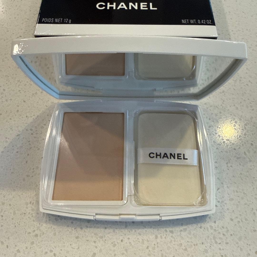CHANEL ルブランブライトニングコンパクトBR12